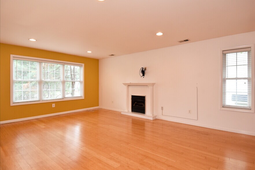 More Photos Of 1705 Commonwealth Ave, Alexandria Apartments For Sale