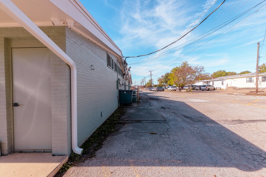 More Photos Of 1001 NW 15th Ave, Ardmore Medical For Sale