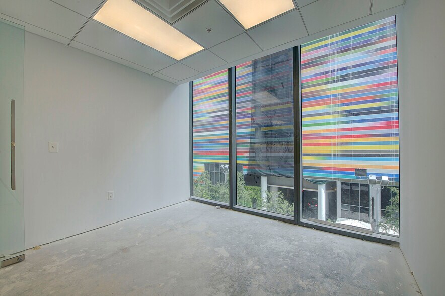 More Photos Of 25 SW 9th St, Miami Coworking Space