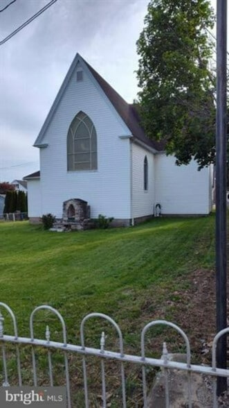 Primary Photo Of 120 W 4th St, Mount Carmel Religious Facility For Sale