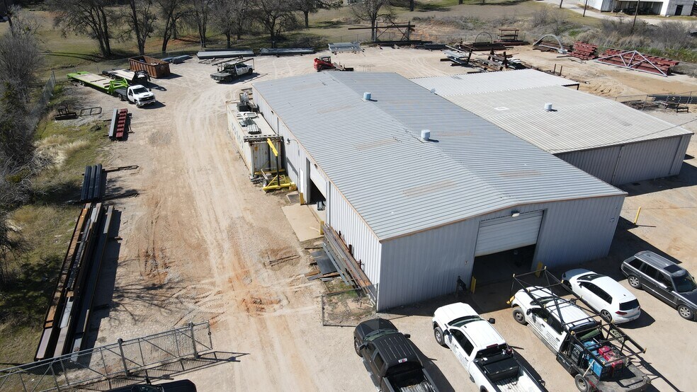 More Photos Of 205 Samuel Dr, Weatherford Industrial For Sale