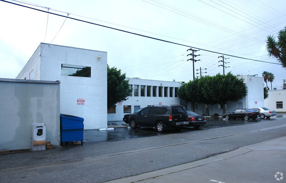 More Photos Of 10523 Burbank Blvd, North Hollywood Office For Lease