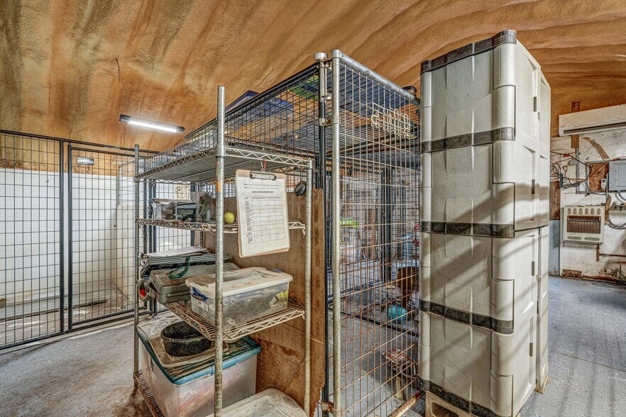 More Photos Of 1344 E 500 N, Albion Veterinarian Kennel For Sale