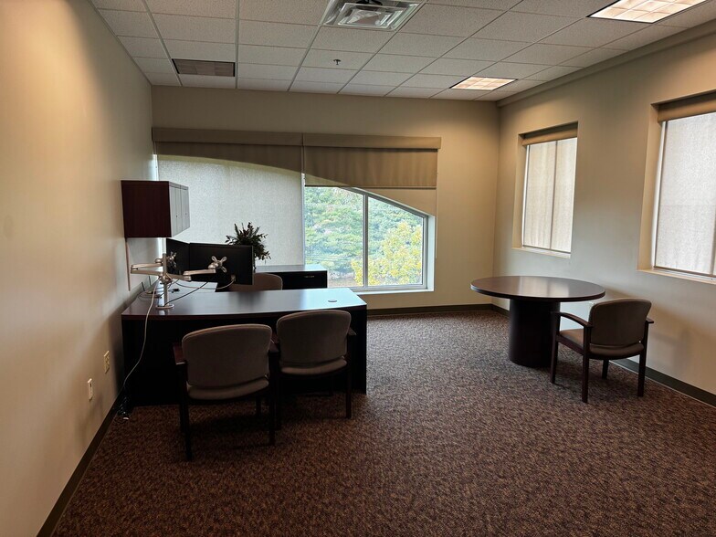 More Photos Of 12500 Reed Hartman Hwy, Cincinnati Office For Lease