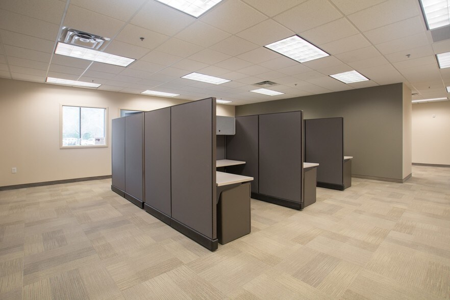 More Photos Of 5255 N Edgewood Dr, Provo Office For Lease