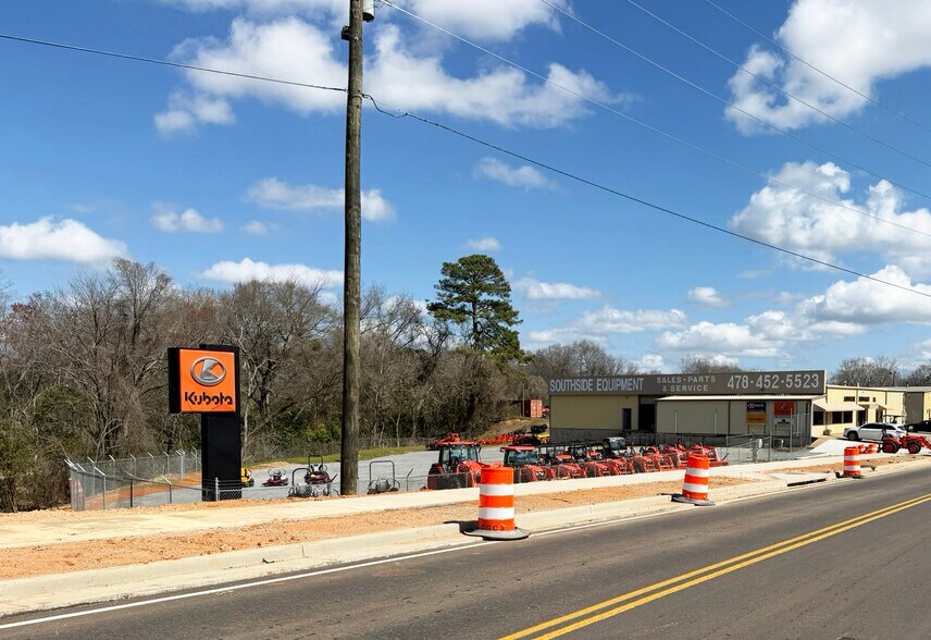 More Photos Of 140 E Andrews St, Milledgeville Industrial For Sale