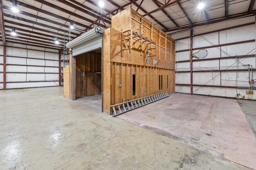 More Photos Of 3 Sunshine Blvd, Ormond Beach Manufacturing For Lease