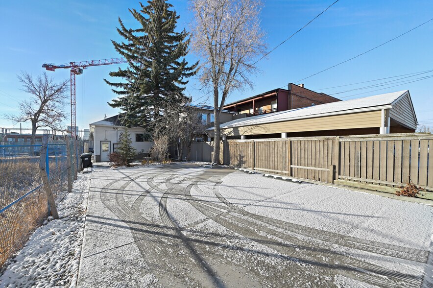 More Photos Of 132 17 Avenue NW, Calgary Office For Sale
