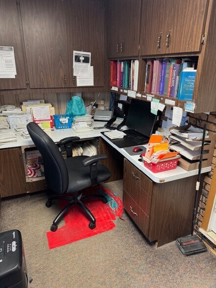 More Photos Of 7439 Tyler Blvd, Mentor Veterinarian Kennel For Sale