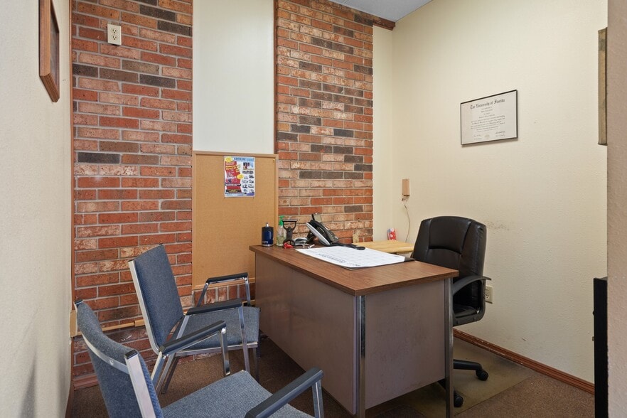 More Photos Of 1601 W Main St, Inverness Auto Dealership For Sale