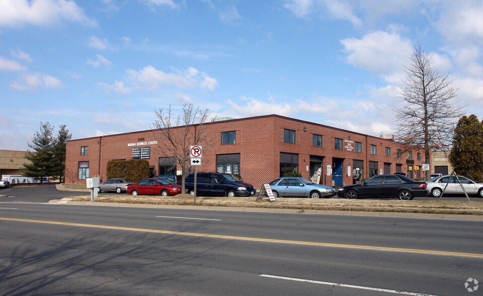 Primary Photo Of 14158 Willard Rd, Chantilly Light Distribution For Lease