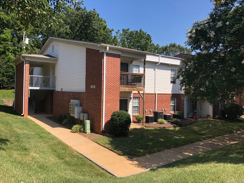 More Photos Of 1300 Pamlico St, Charlotte Apartments For Sale