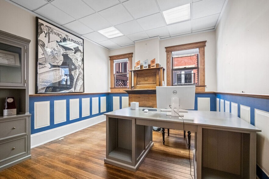More Photos Of 1337 Virginia St, Charleston Office For Sale