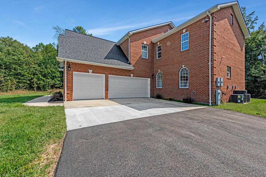 More Photos Of 10811 Electric Ave, Lanham Specialty For Sale