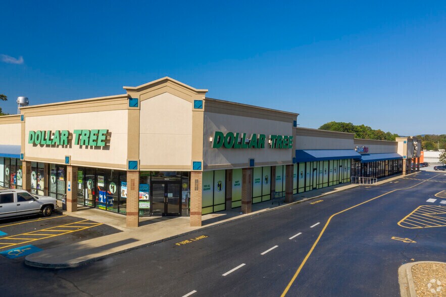 More Photos Of 3023 Wade Hampton Blvd, Taylors Freestanding For Lease