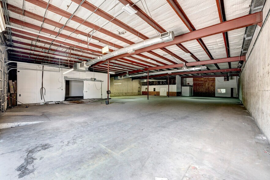 More Photos Of 15458 W Hardy Rd, Houston Warehouse For Sale