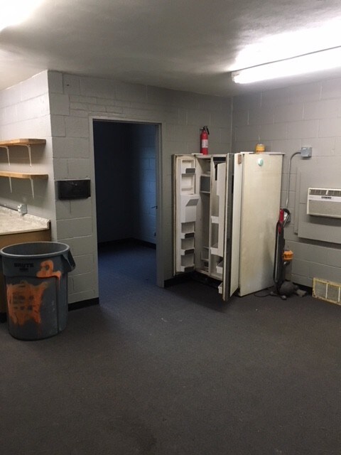 More Photos Of 701 Dan Dee Ln, Brilliant Warehouse For Lease