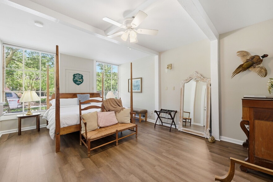 More Photos Of 508 Church St, Oriental Hospitality For Sale