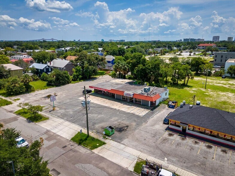 More Photos Of 20 E 9th St, Jacksonville Freestanding For Sale