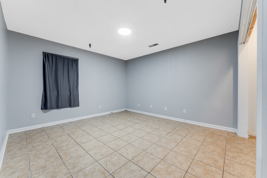 More Photos Of 471 Dallas St, Morgantown Apartments For Sale
