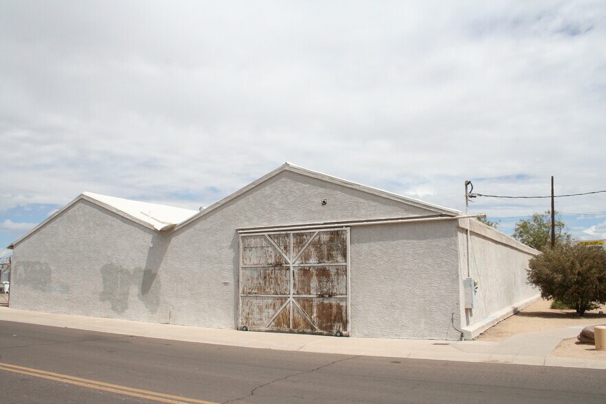 More Photos Of 5850 W Market St, Glendale Service For Sale