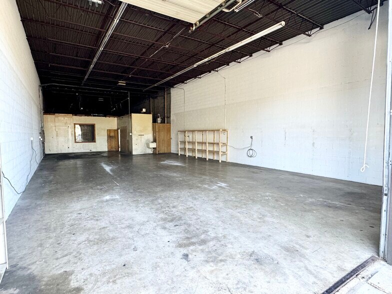 More Photos Of 7210-7242 Nathan Ct, Manassas General Retail For Lease