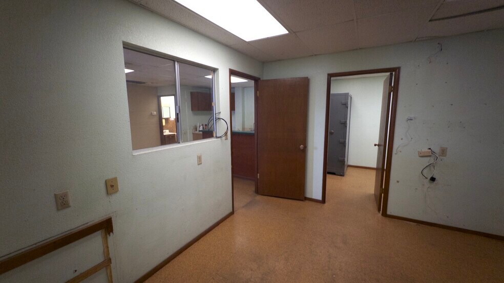 More Photos Of 500 Alakawa St, Honolulu Warehouse For Lease