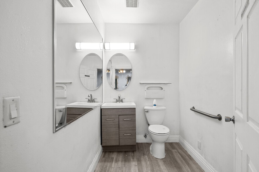 More Photos Of 2517 W Beverly Blvd, Montebello Storefront Retail Residential For Sale
