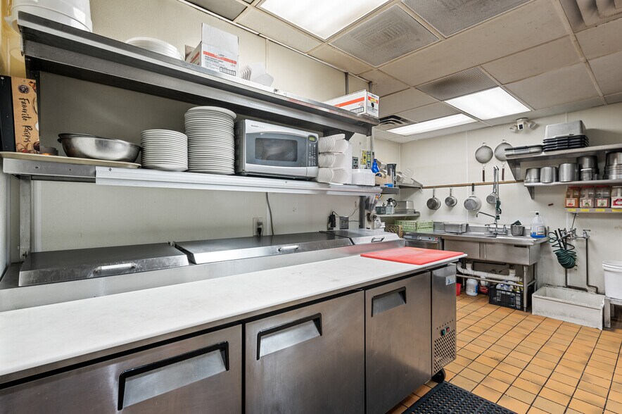 More Photos Of 7429 E River Rd, Fridley Restaurant For Sale