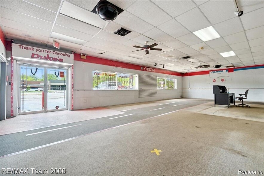 More Photos Of 2833 S Dort Hwy, Flint Light Manufacturing For Sale