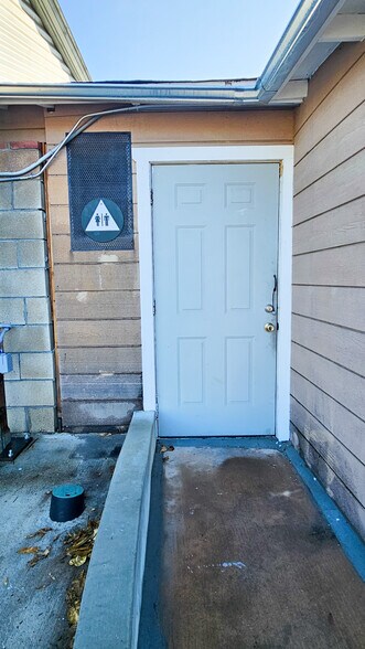 More Photos Of 11026 Roswell Ave, Pomona Industrial For Lease