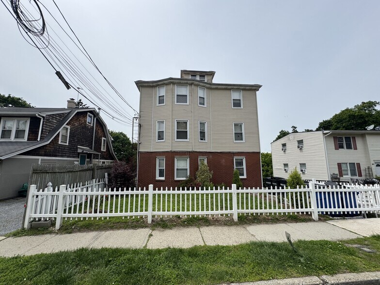 More Photos Of 59 Ferris Pl, Ossining Apartments For Sale