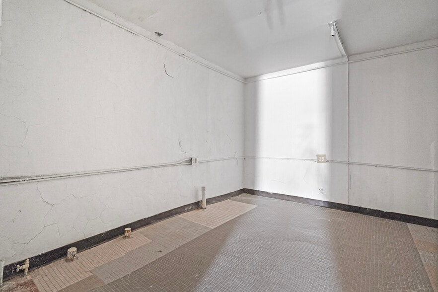 More Photos Of 1600 Wyoming Ave, El Paso Storefront Retail Residential For Sale