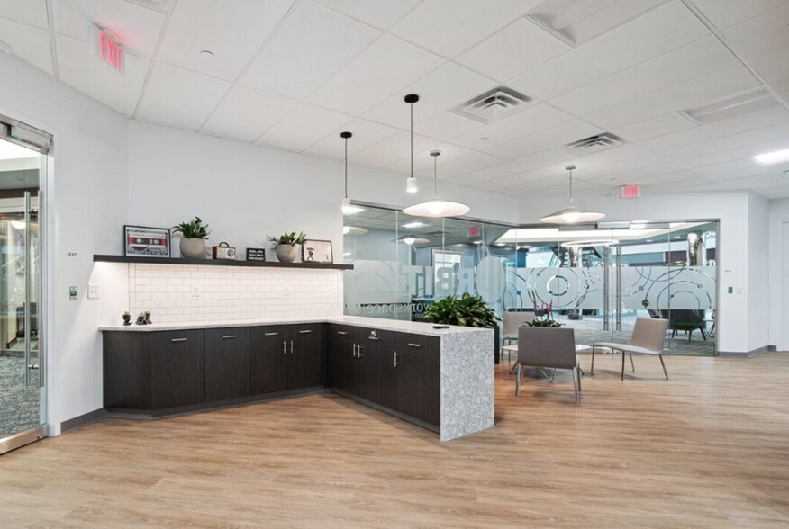 More Photos Of 1500-1550 Liberty Ridge Dr, Wayne Office For Lease