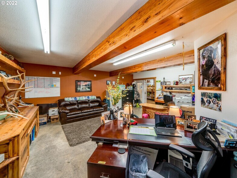 More Photos Of 4190 Highway 101 N, Tillamook Warehouse For Sale