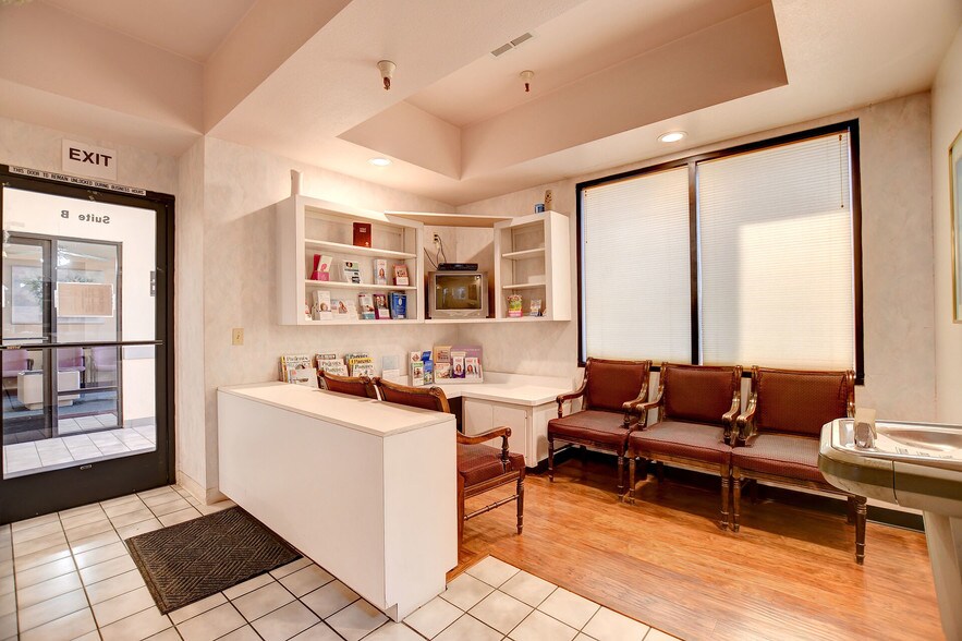 More Photos Of 18056 Wika Rd, Apple Valley Medical For Lease