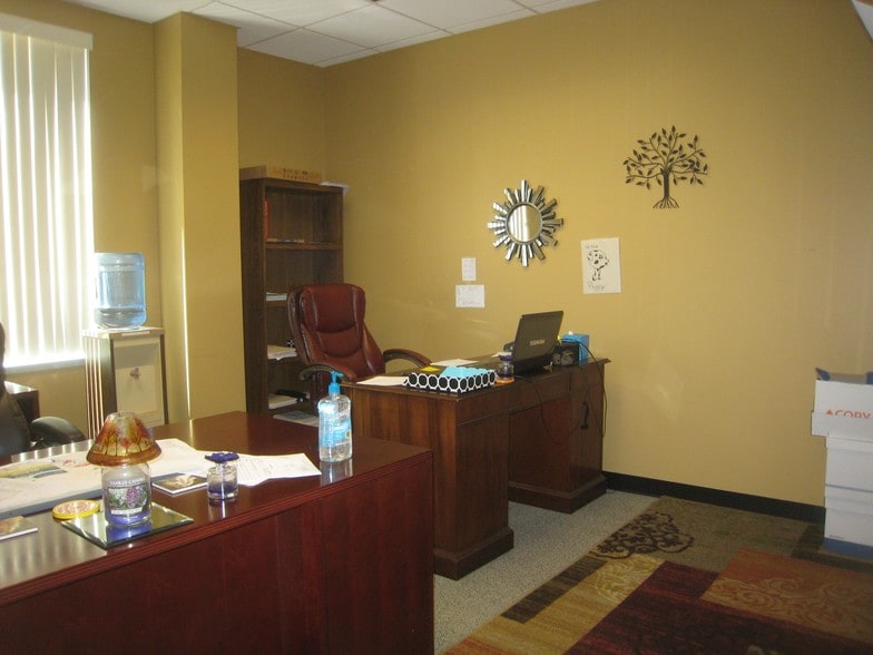 More Photos Of 100 Peyton Way, Charleston Medical For Sale