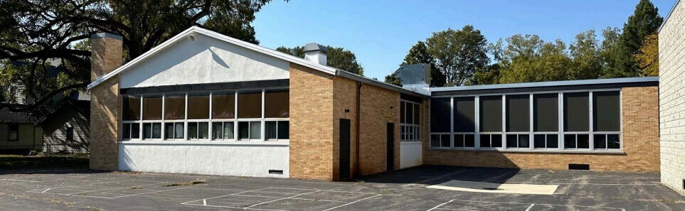 More Photos Of 300 E Cass St, Schoolcraft Office For Lease