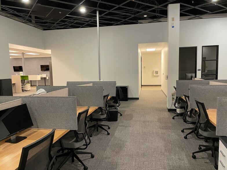 More Photos Of 4407 Monterey Oaks Blvd, Austin Unknown For Lease