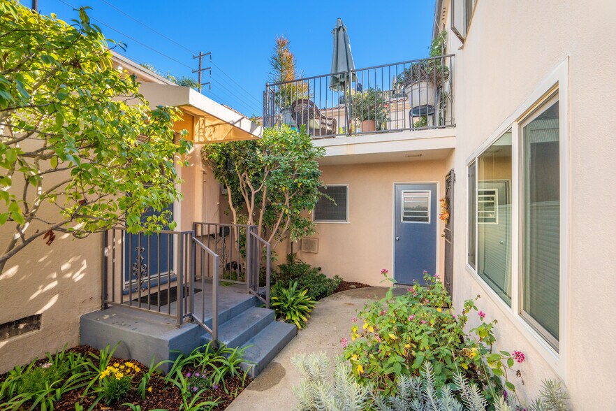More Photos Of 2332 20th St, Santa Monica Apartments For Sale