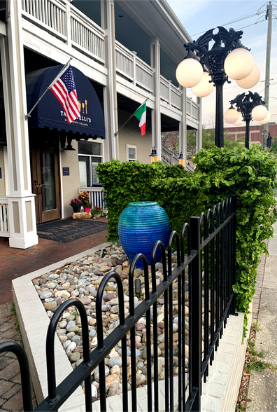 More Photos Of 102 S Second St, Wilmington Storefront Retail Residential For Sale