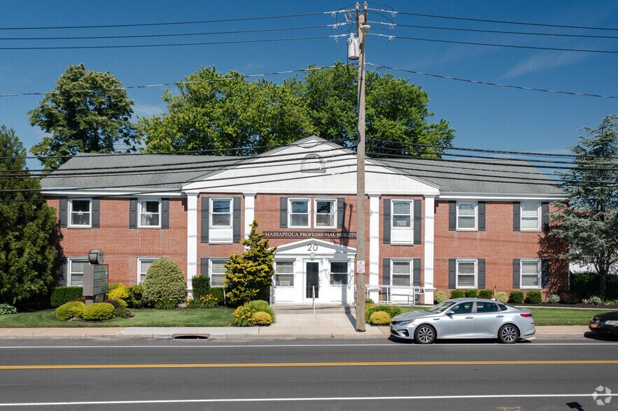 More Photos Of 20 Hicksville Rd, Massapequa Medical For Lease