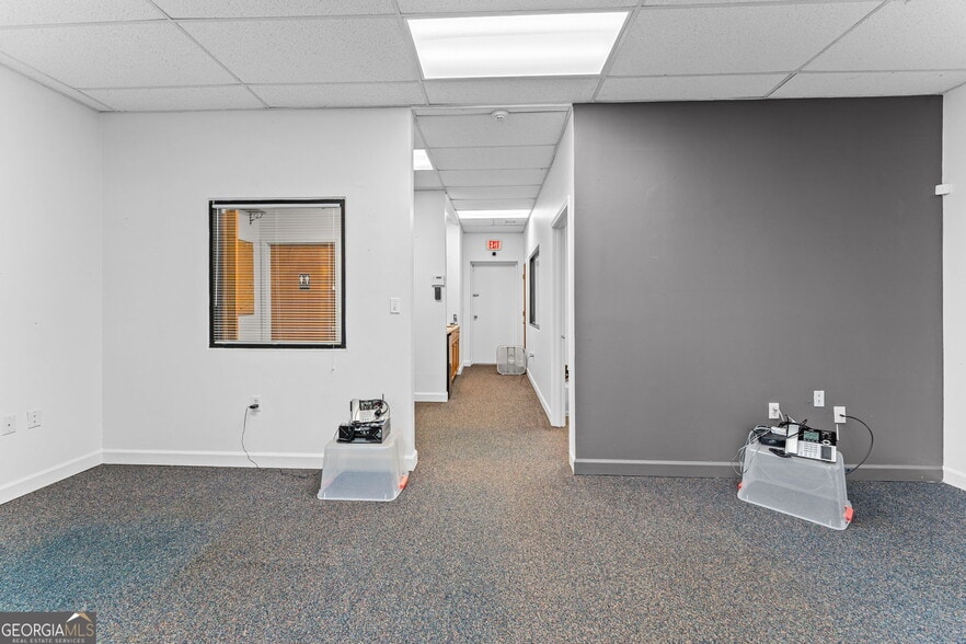 More Photos Of 12 Tower Pl, Newnan Service For Lease