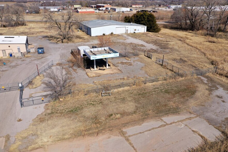 More Photos Of 1710 Charles Allen Dr, Chickasha Manufacturing For Sale