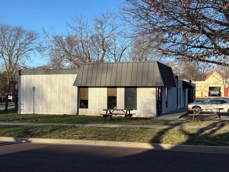 More Photos Of 8230-8238 Robinson St, Overland Park Office For Sale