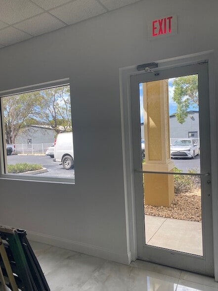 More Photos Of 3425 Radio Rd, Naples Warehouse For Sale