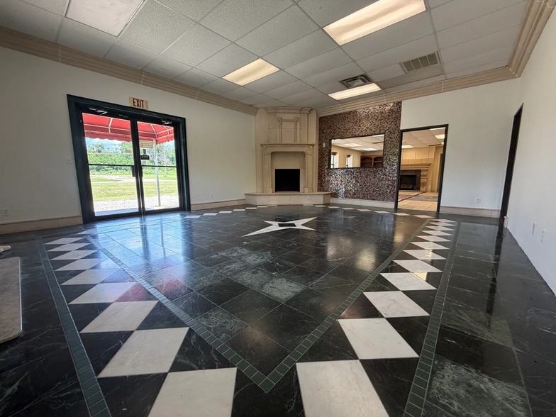 More Photos Of 4203 S Division St, Guthrie Showroom For Sale