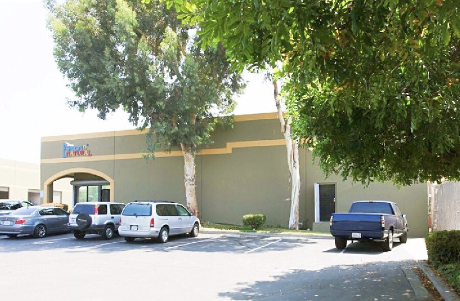 More Photos Of 5102-5108 Azusa Canyon Rd, Irwindale Unknown For Lease