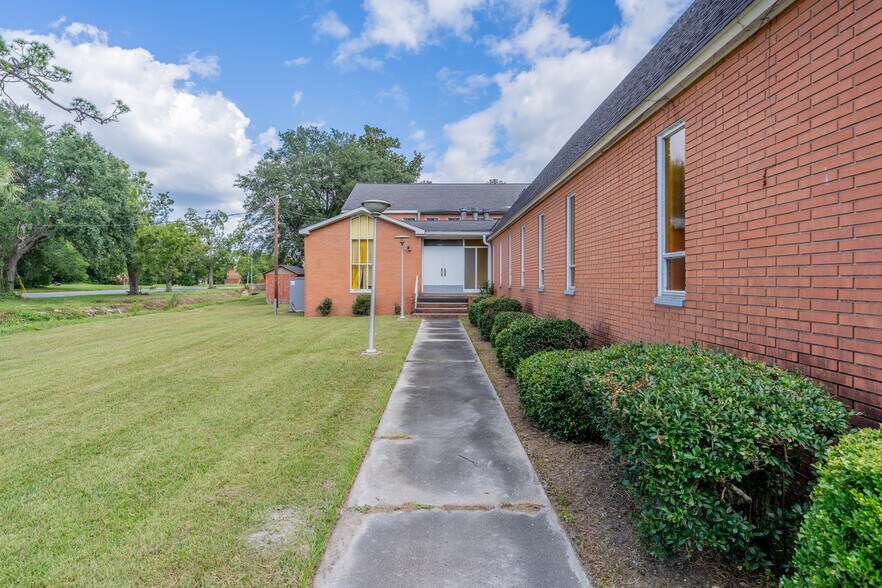 More Photos Of 412 McDonald St, Waycross Specialty For Sale