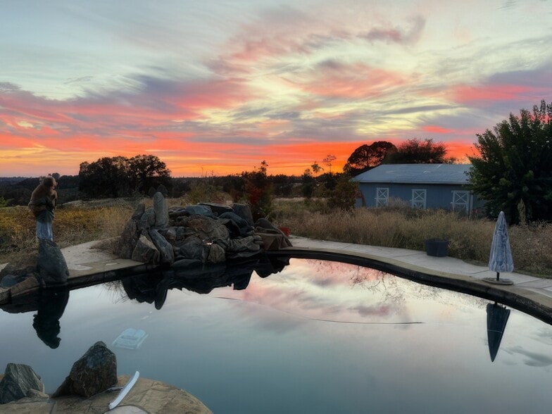 More Photos Of 10580 Dickson Rd, Plymouth Winery Vineyard For Sale